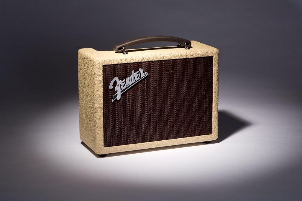 フェンダーの新作Bluetoothスピーカーで聴いてみた | 日経クロステック
