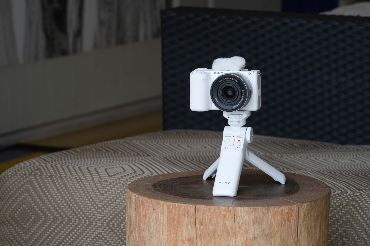 シネマティックな映像が手軽に。小型軽量はそのままにすべてにおいて