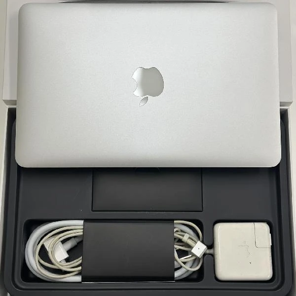 MacBook Air 11インチ Mid 2013 商品一覧 | 中古スマホ販売のアメモバ