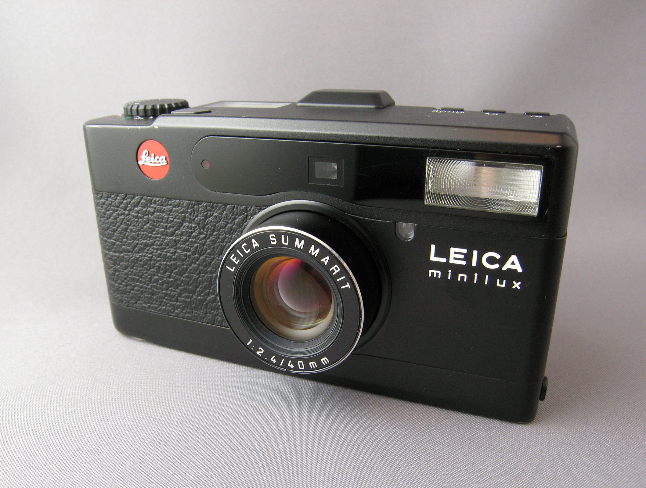 Lomopedia: Leica Minilux · Lomography