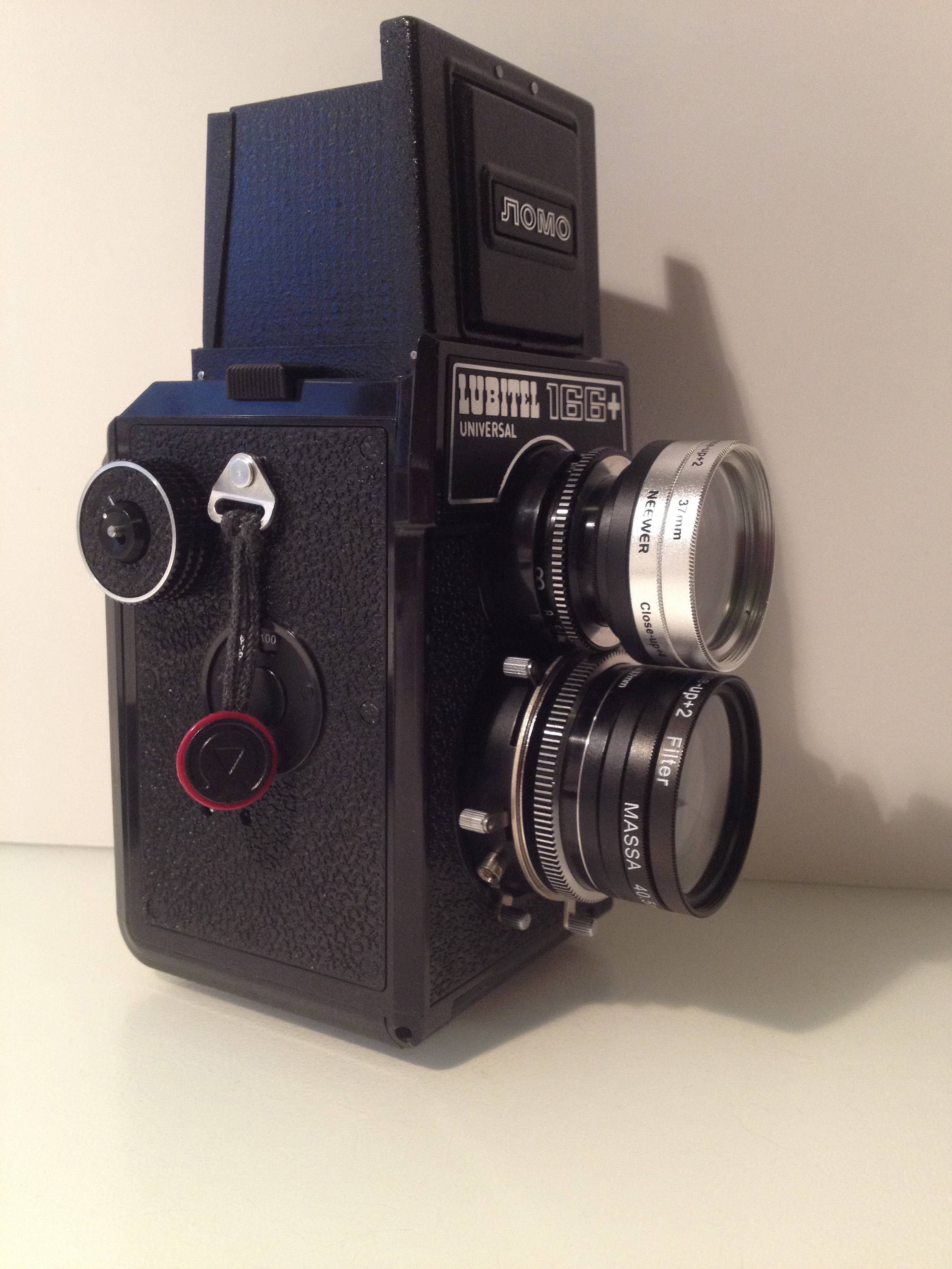 Lubitel 166+で焦点のあったクローズアップ写真を撮る裏技！ · Lomography