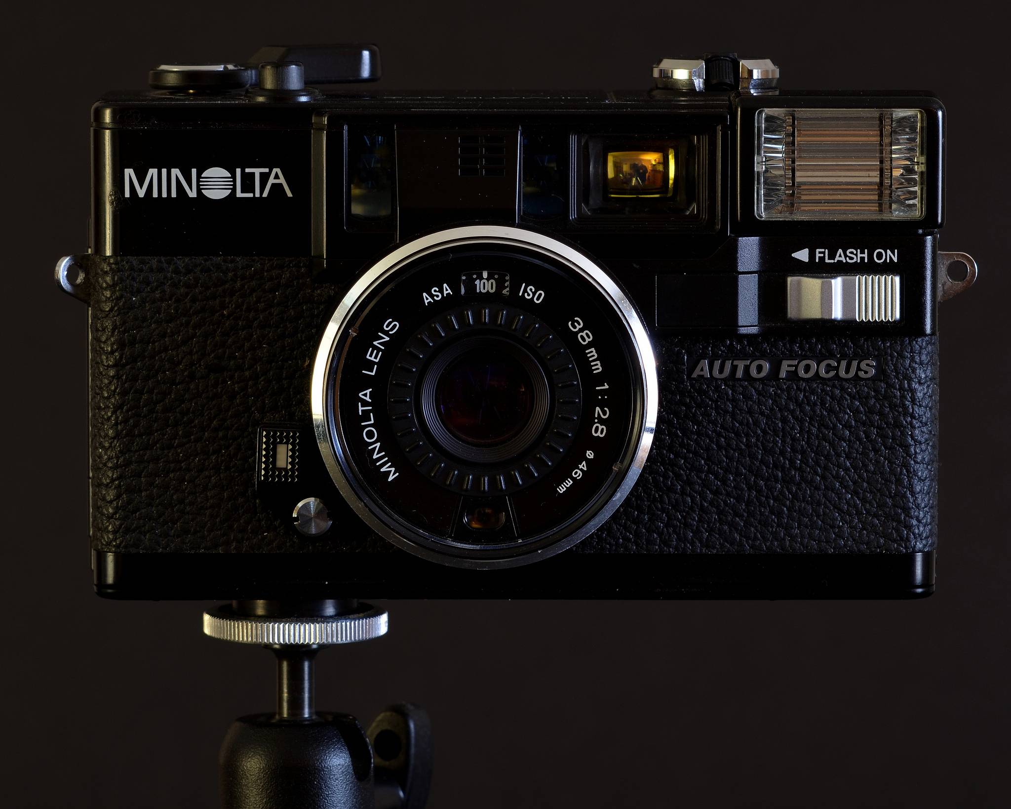 Lomopedia: Minolta Hi-Matic AF2 · Lomography