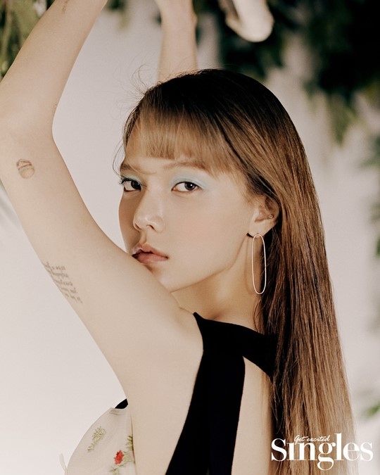 AOA ジミン、爽やかな夏のグラビアを公開…神秘的な表情 - Kstyle