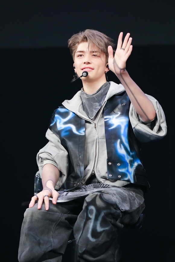 REPORT】&TEAM、3rdシングル「Go in Blind（月狼）」発売記念ショー