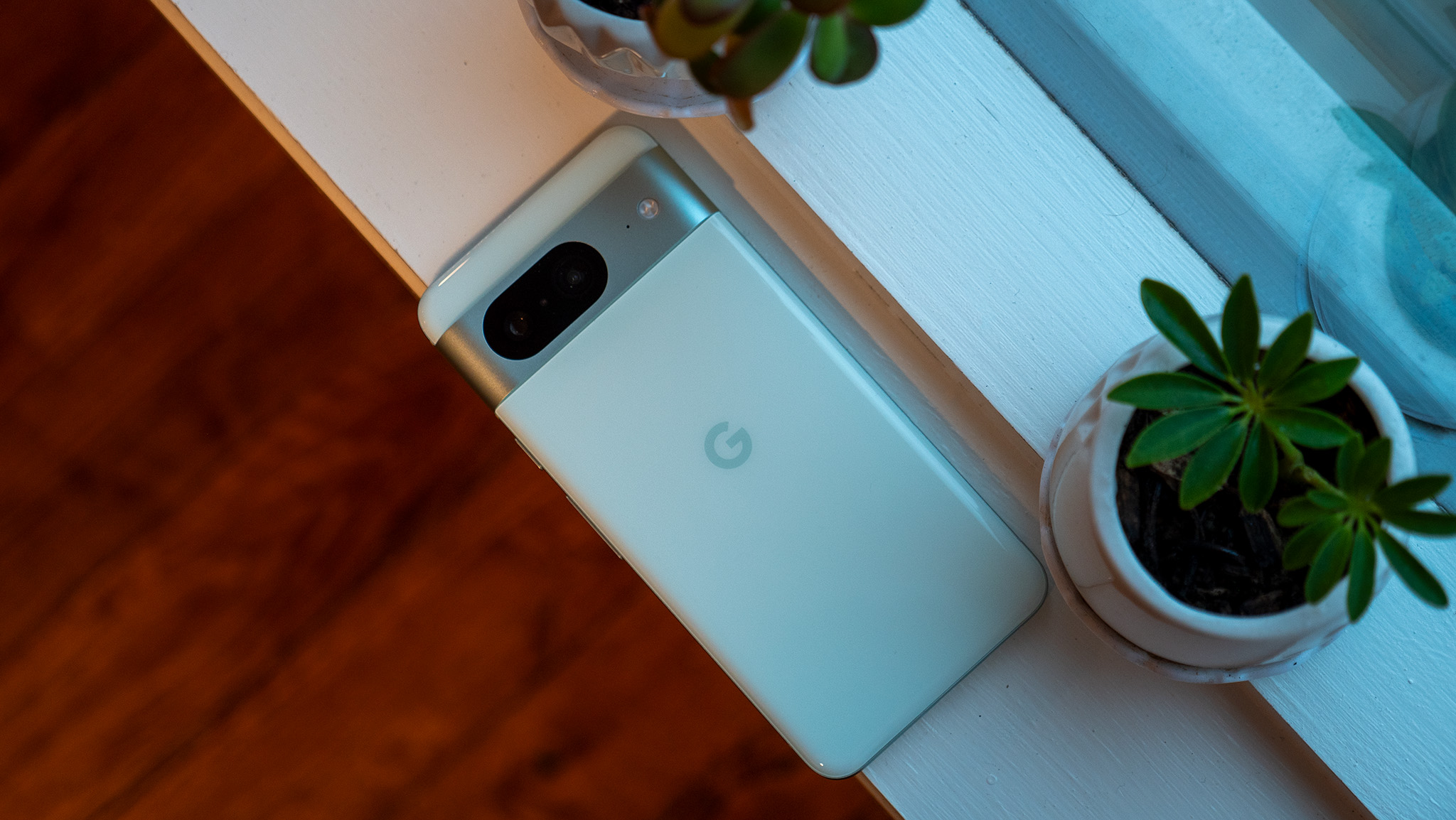 Google is freshening up the Pixel 8 series with a new Mint Green