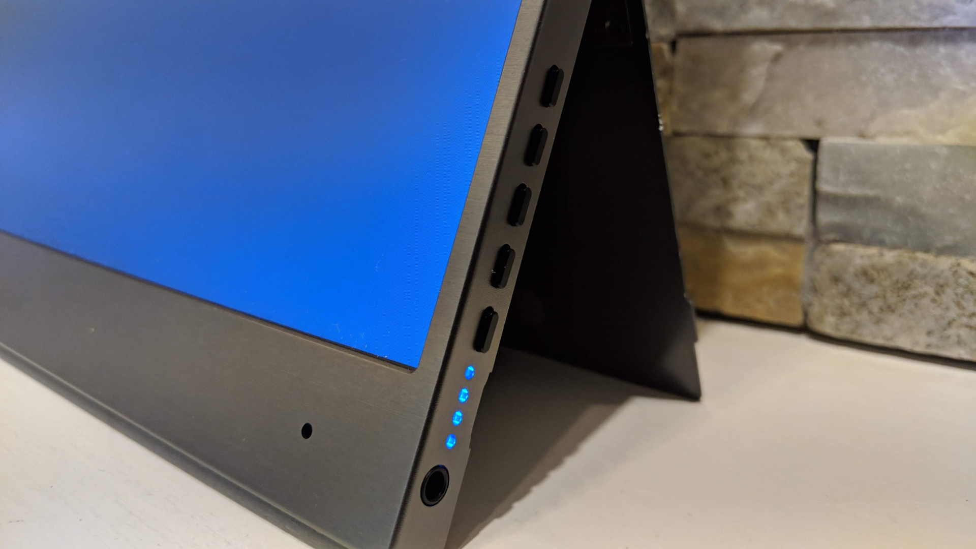 Taihe Gemini 15.6-inch FHD portable touchscreen monitor review