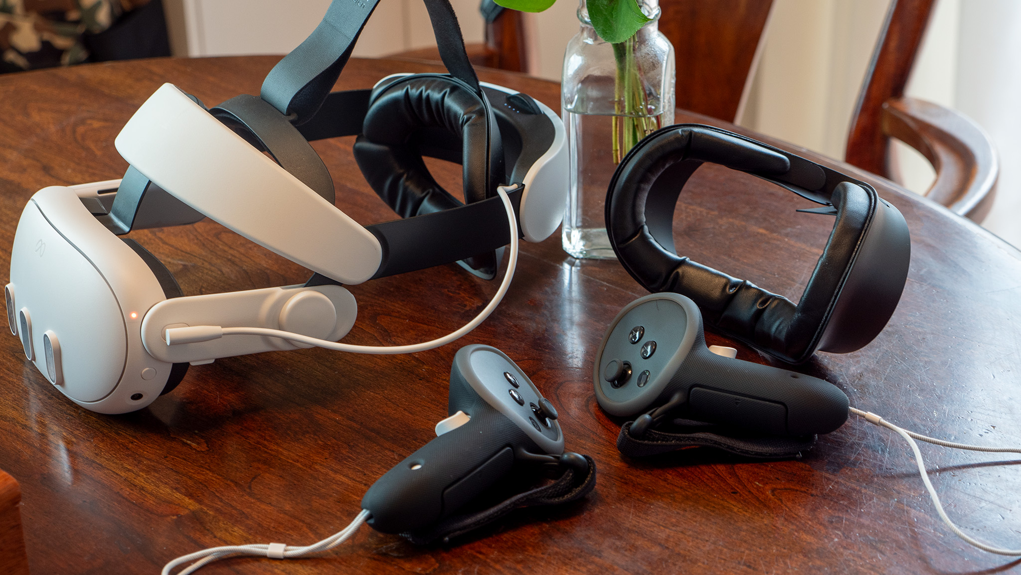 What's new with the Oculus Quest 2 controllers? | Android Central