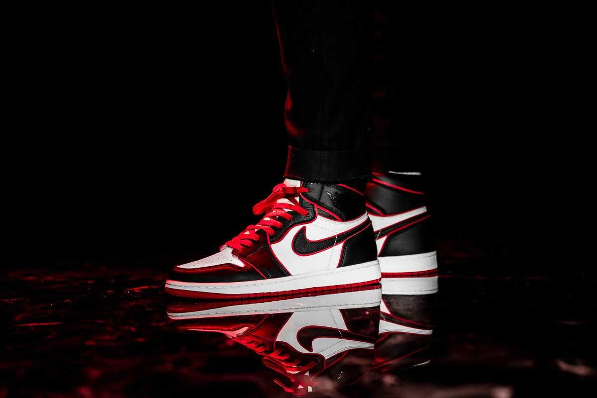 ナイキ エアジョーダン1 レトロ ハイ OG ブラッドライン【11/29発売
