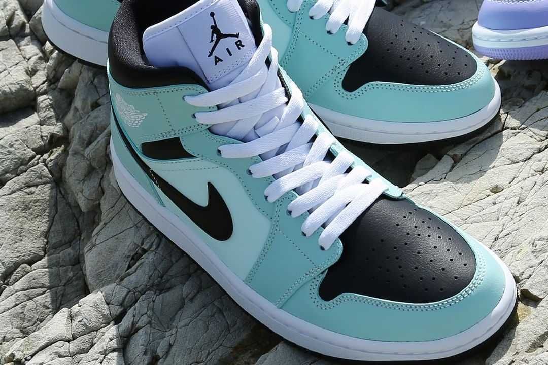 スニダンで購入可】5/17発売 NIKE WMNS AIR JORDAN 1 MID 