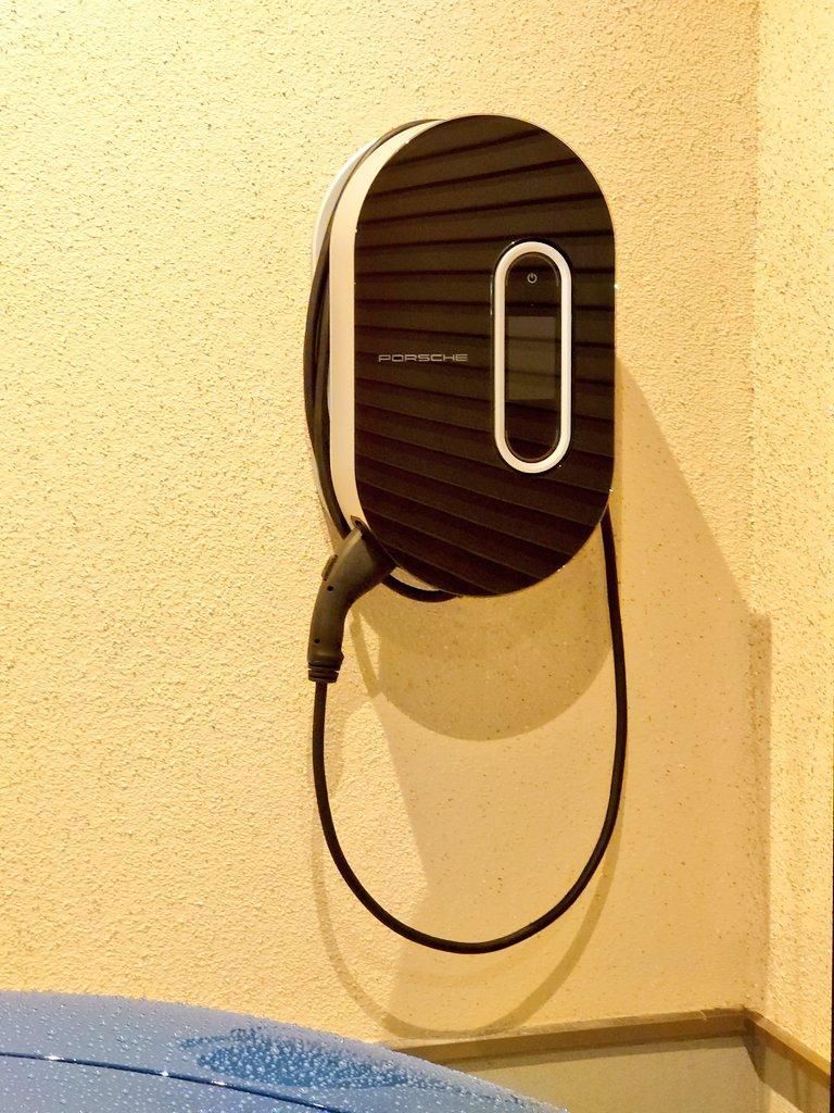 ポルシェ(純正) モバイルチャージャーコネクト のパーツレビュー