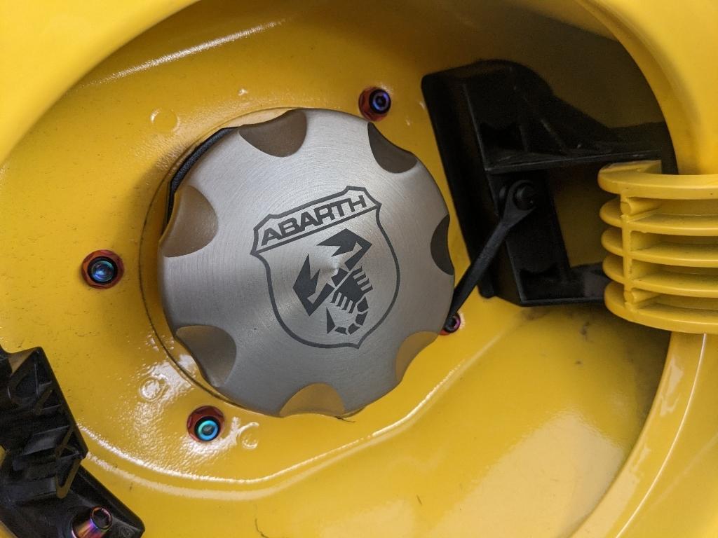 アバルト(純正) アルミフューエルキャップ(Biposto/チタンカラー) の