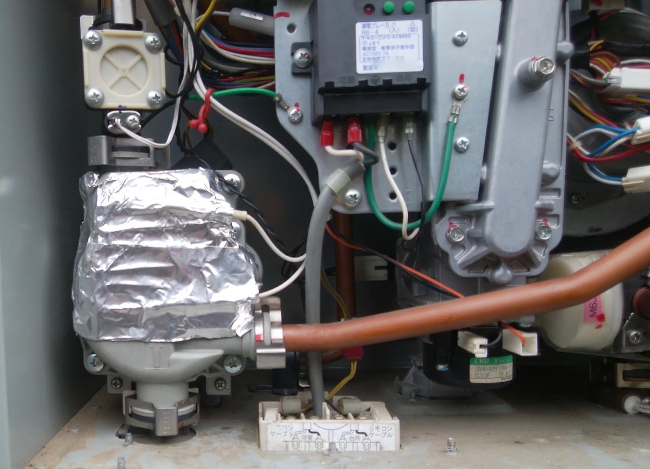 ガス給湯器循環ポンプ1136CF020484 ガス給湯器循環ポンプ1136CF020484