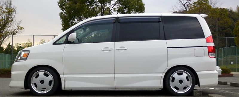 TEIN車高調インストール フロント AZRノア10万Km （トヨタ ノア・60系