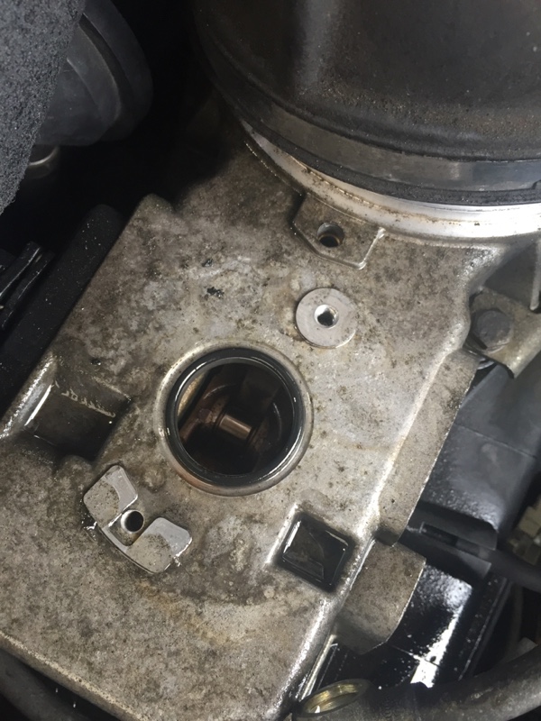 フューエルディストリビューター交換（フォルクスワーゲン ゴルフ