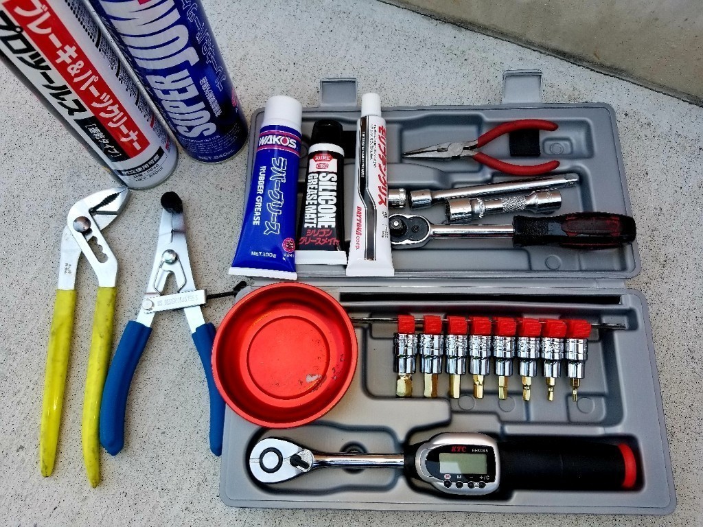 パッド交換orキャリパーピストン揉み出し（カワサキ ZX-6R）by ZUTTA