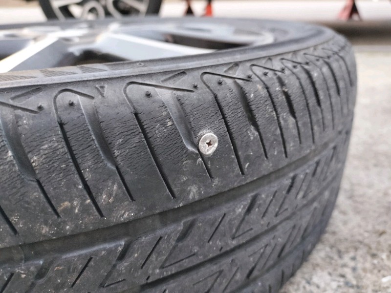 左フロントタイヤパンク修理（ホンダ N-ONE・JG1/2）by たくみ(TKM