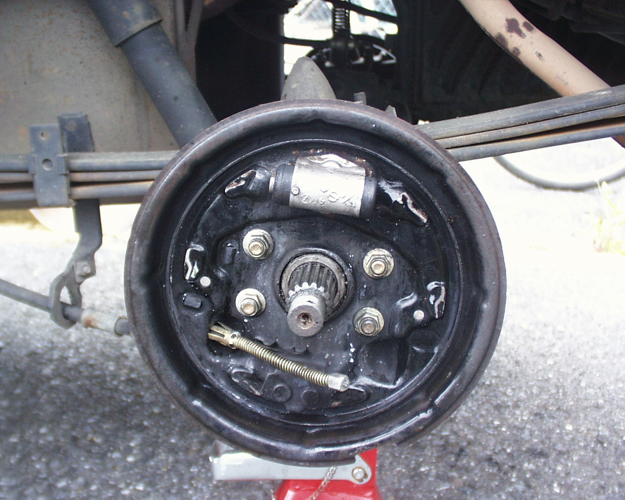 この車のリアハブベアリング交換（油圧プレスなし、ハンマー打ち込みで