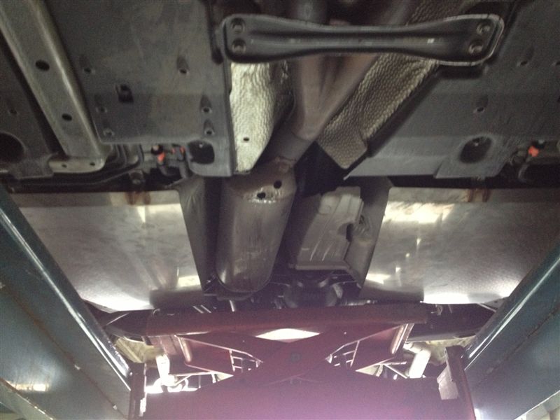 ワンオフ 燃料タンクガード のパーツレビュー | クラウンアスリート