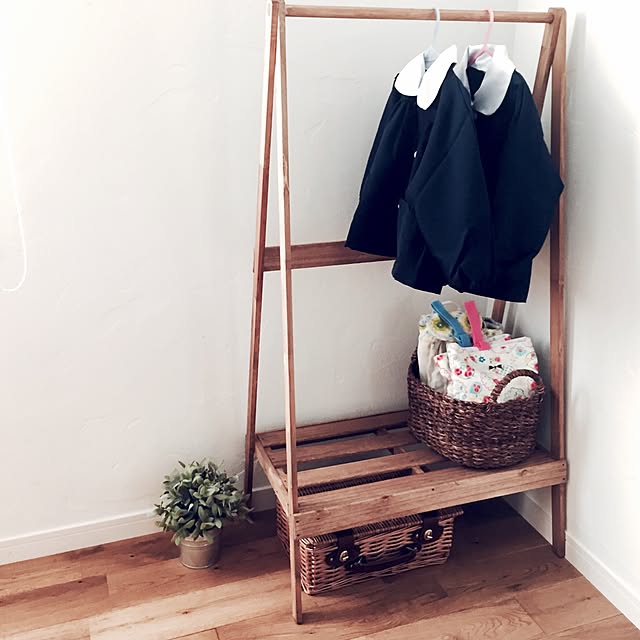 自分でお片付け☆掛けやすい子ども用ハンガーラックDIY | RoomClip mag