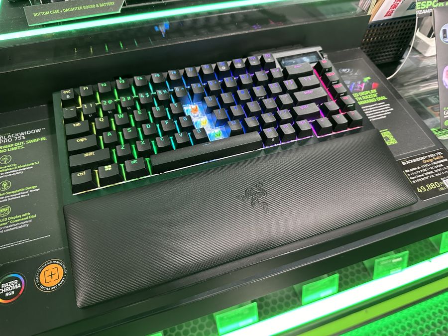 Razer レイザー BlackWidow V4 Pro 75% 有線/USB無線/Bluetooth対応 75