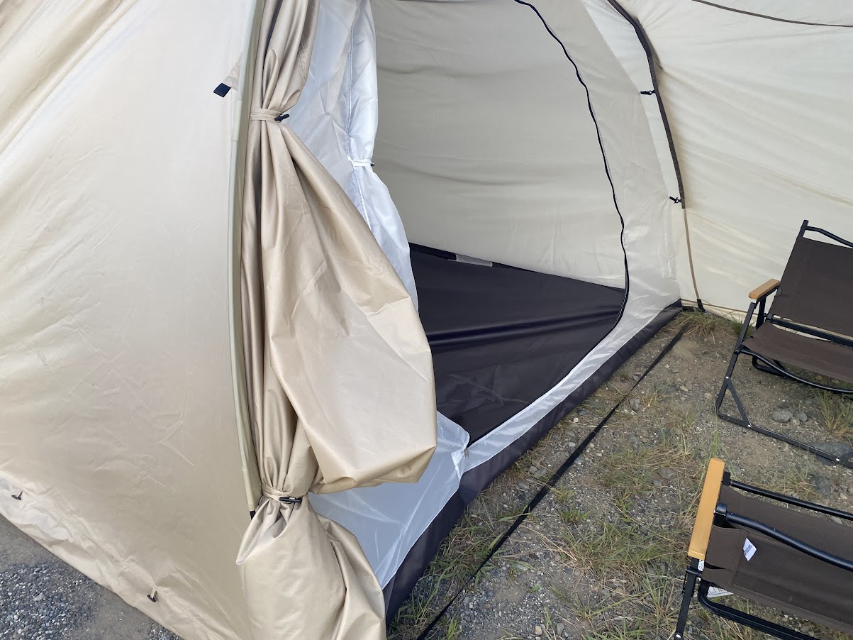 ワークマン初のツールームテント「耐久撥水2ルームシェルター