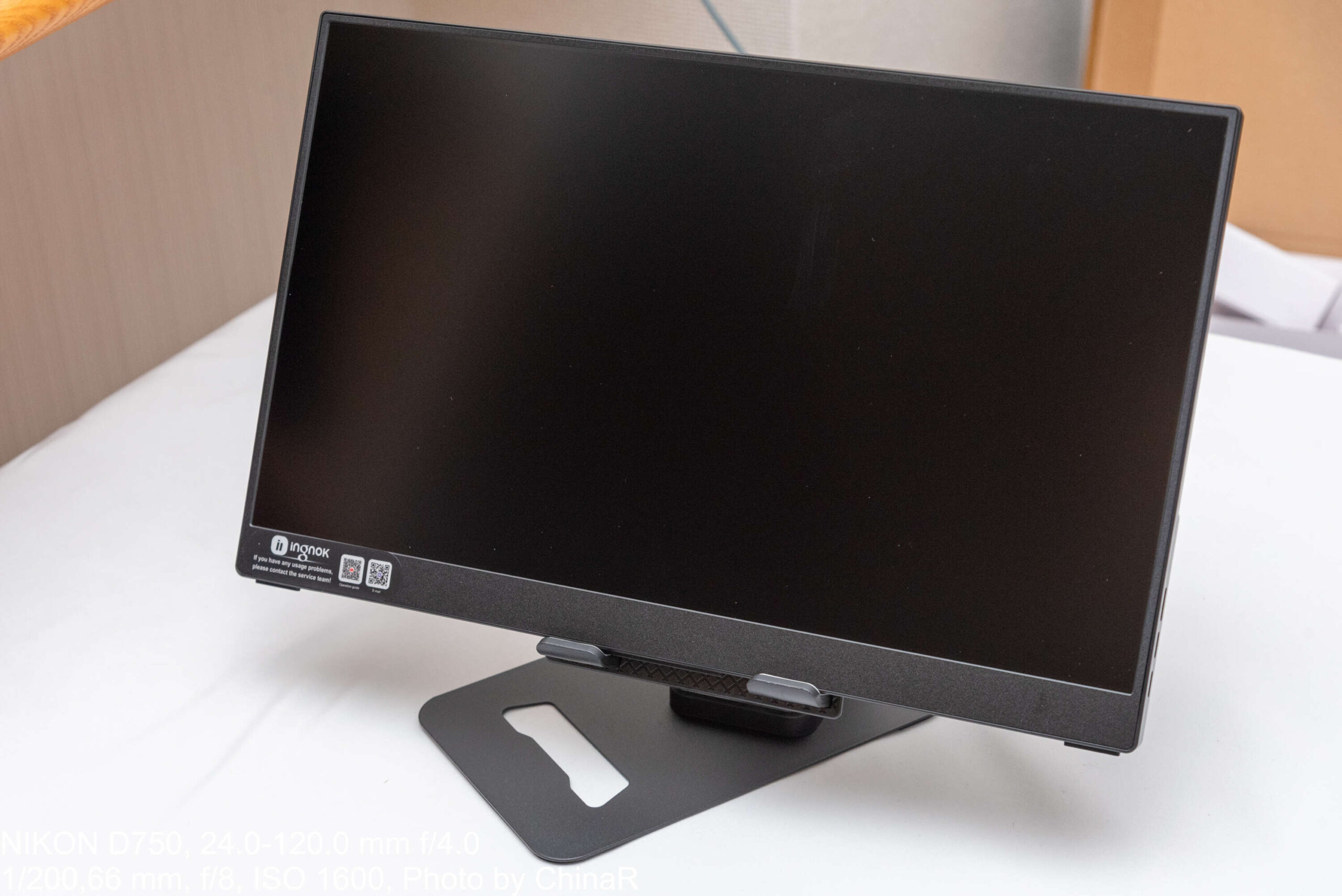 Ingnokモバイルモニター】15.6インチ・フルHDに8bitの色深度で鮮やかな