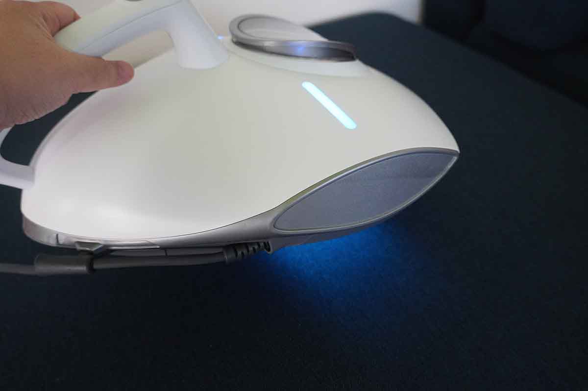 レイコップの「ふとんクリーナー」の効果を検証！ダニやゴミは吸引