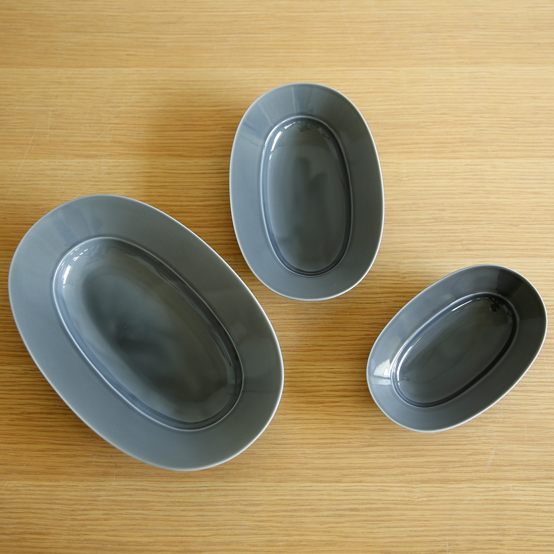 yumiko iihoshi porcelain （イイホシユミコ）/ Oval plate L