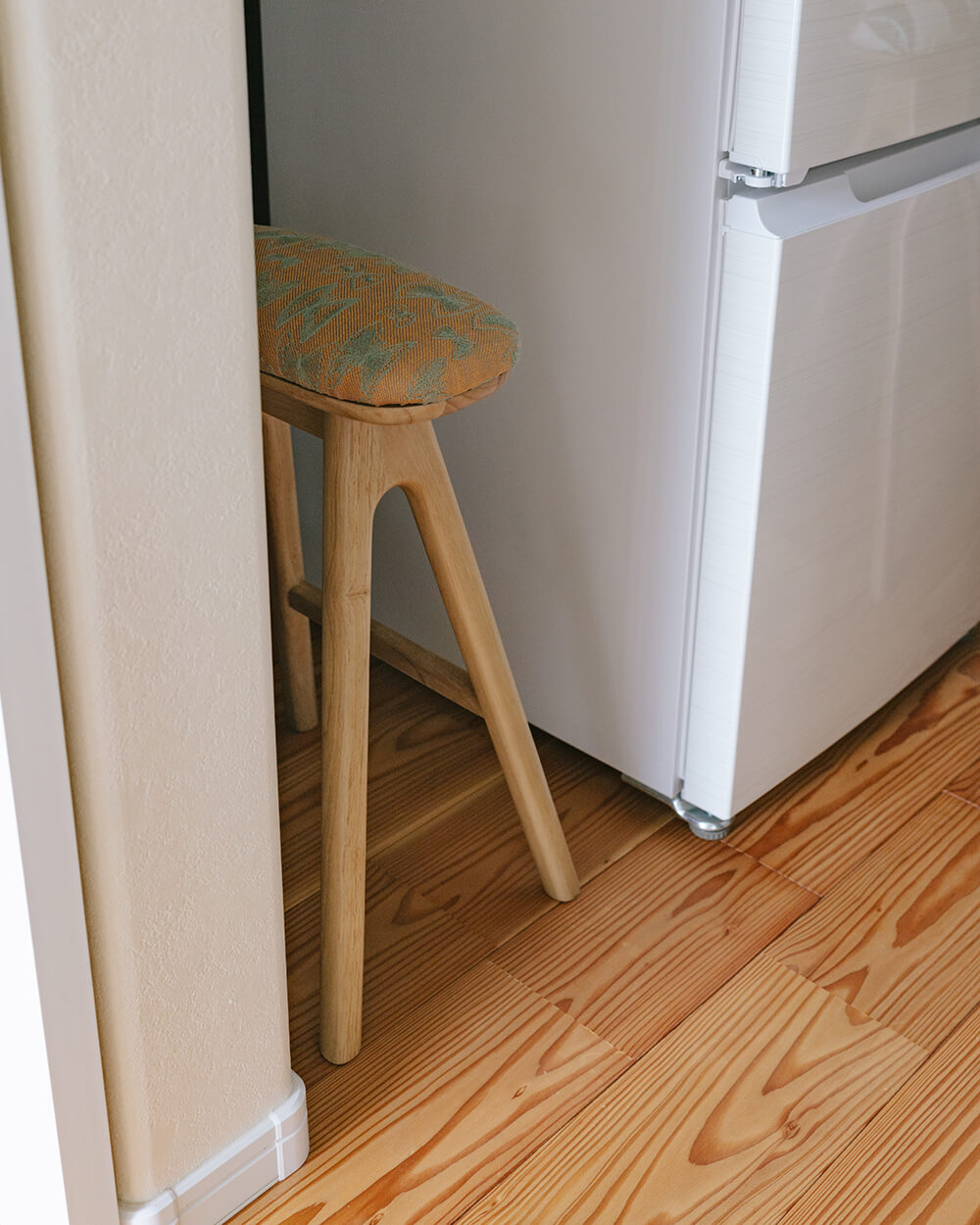 送料込】キッチンスツールNA(H530)＋張地ミナペルホネン グレー