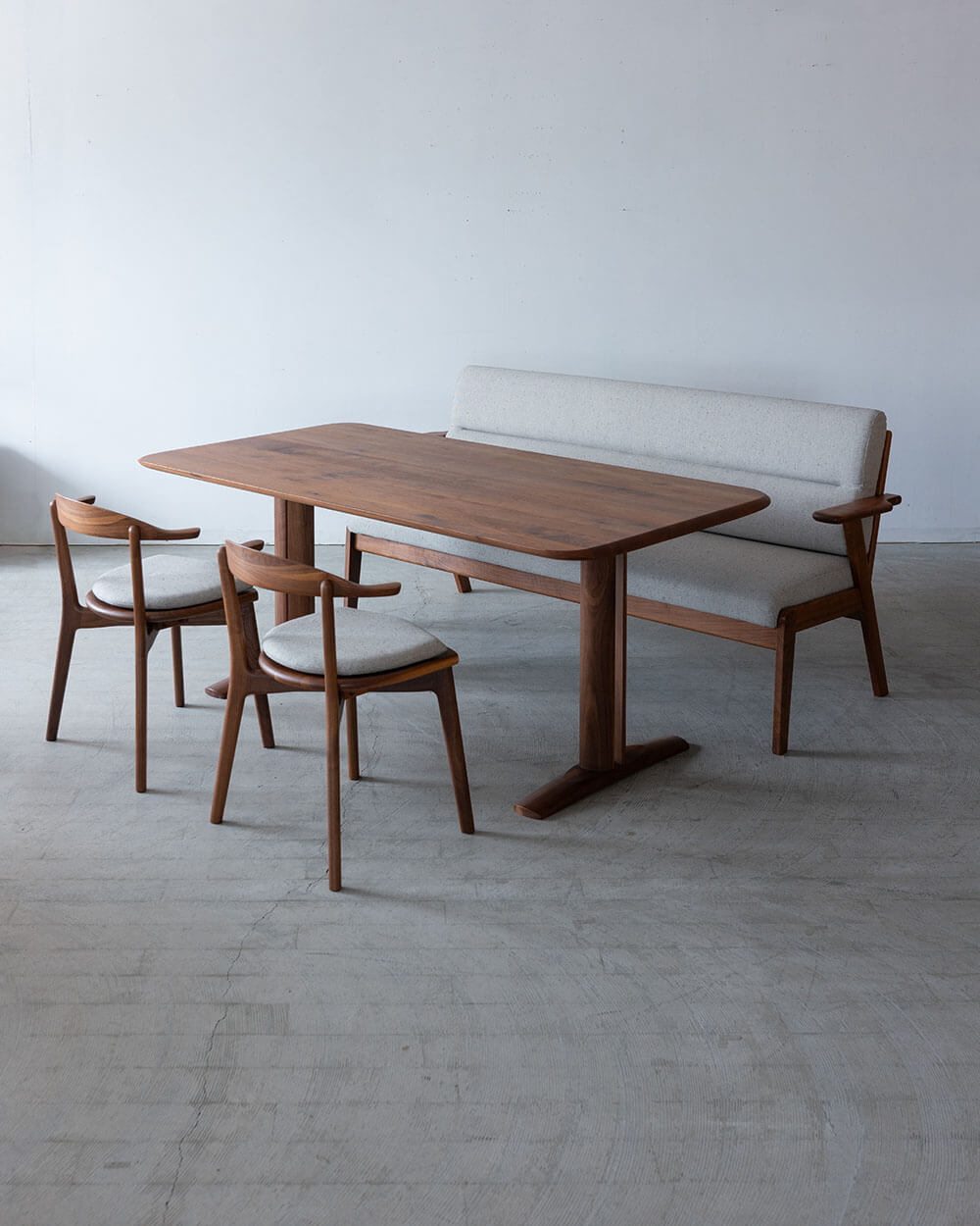 現品SALE】ダイニング4点セット 座クッション付 ウォールナット無垢材