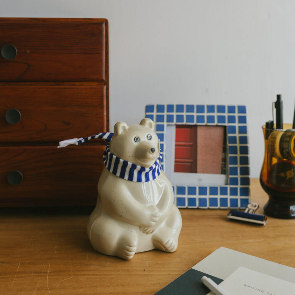 2025年限定】しろくま貯金箱 ブルーボーダーマフラー | cocochi