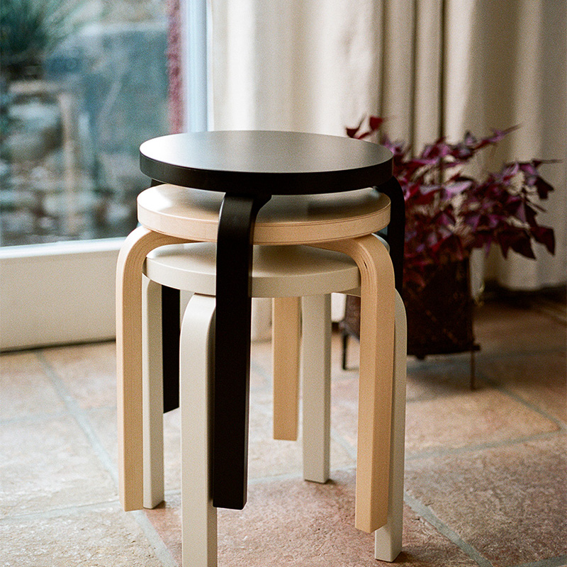 ARTEK（アルテック）スツール60 オールブラックラッカー｜Alvar Aalto
