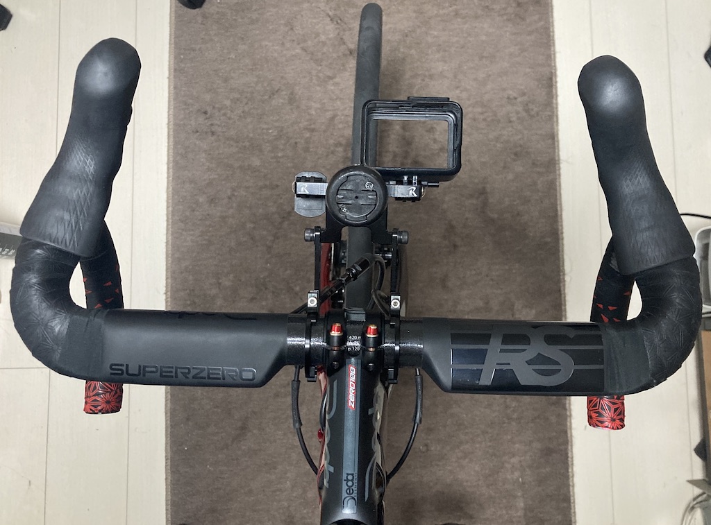 ハンドルをアルミからカーボンに交換‼️Deda SUPERZERO RS エアロ