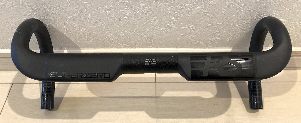 ハンドルをアルミからカーボンに交換‼️Deda SUPERZERO RS エアロ