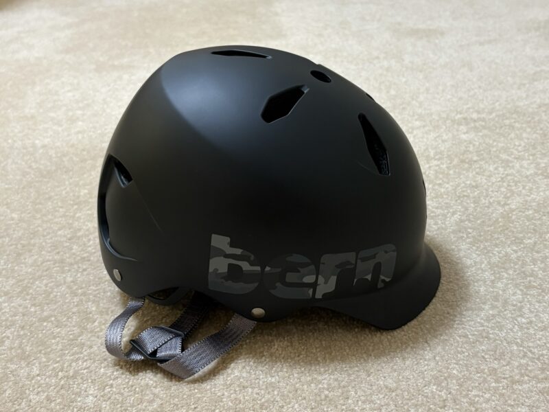 bern（バーン）ジュニアヘルメット「バンディート」のサイズ感などを