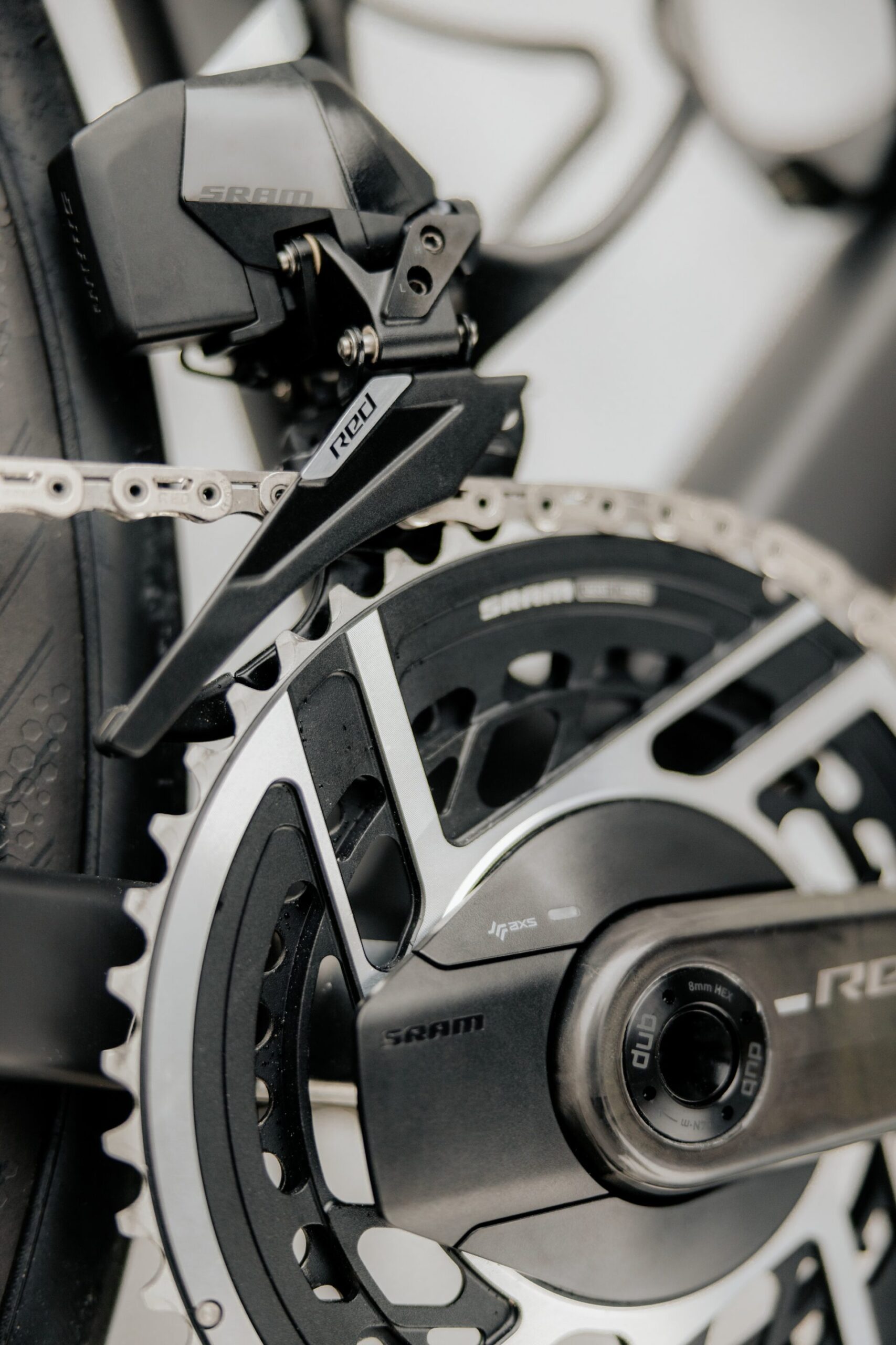 SRAM Redが5年ぶりにフルモデルチェンジ！Red AXS E1シリーズ新登場