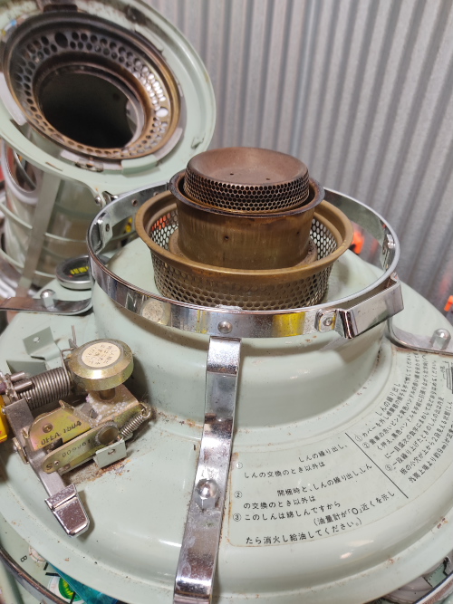 アラジンストーブをガラス芯に交換して弱点を克服！ – カブわか.com