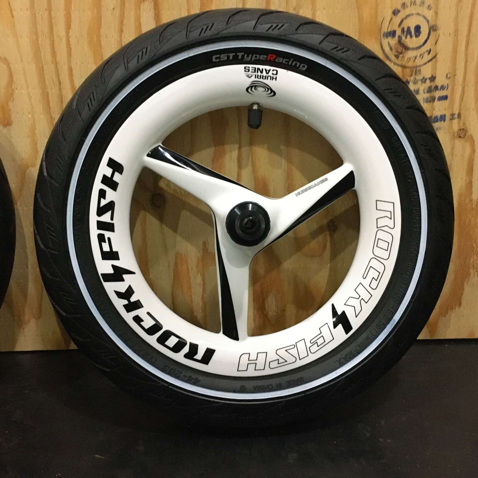 レースで勝てる！ランバイクのカスタムパーツのご紹介！本気のカーボン