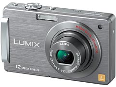 パナソニック、3型タッチ式液晶搭載の「DMC-FX550」