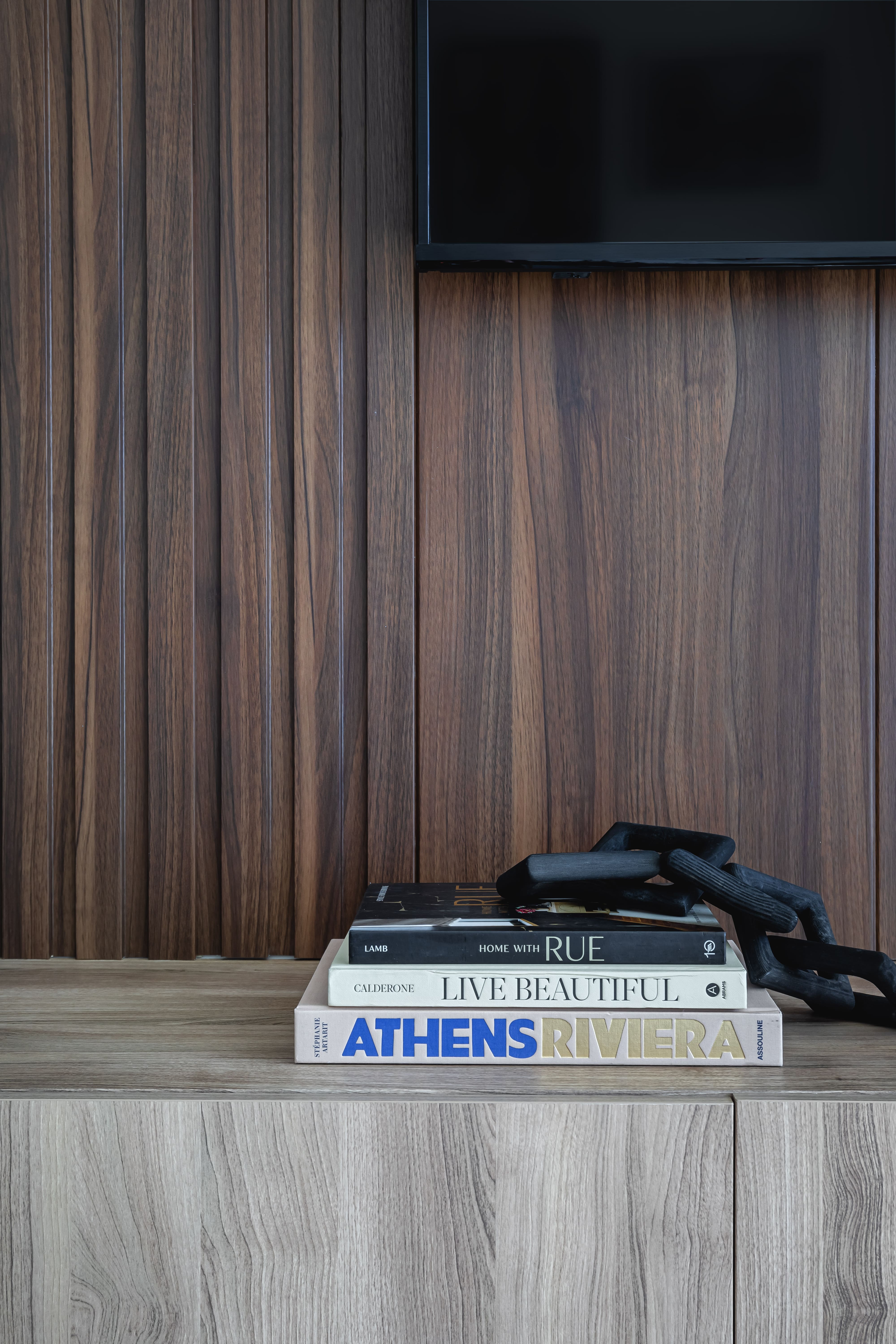 Flat Style Walnut Wood – Decofigura USA