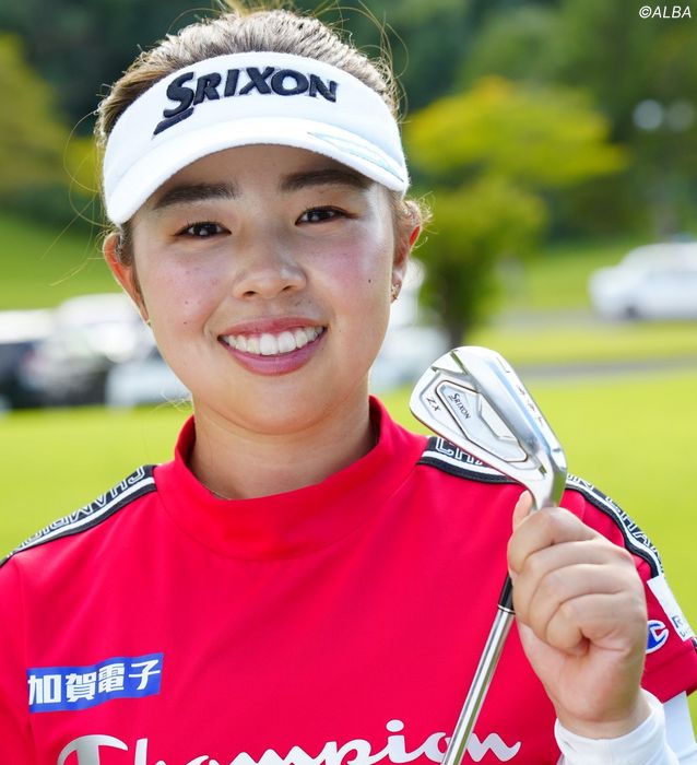 写真] 今季初優勝の山下美夢有が愛用するアイアンは、なぜソールの