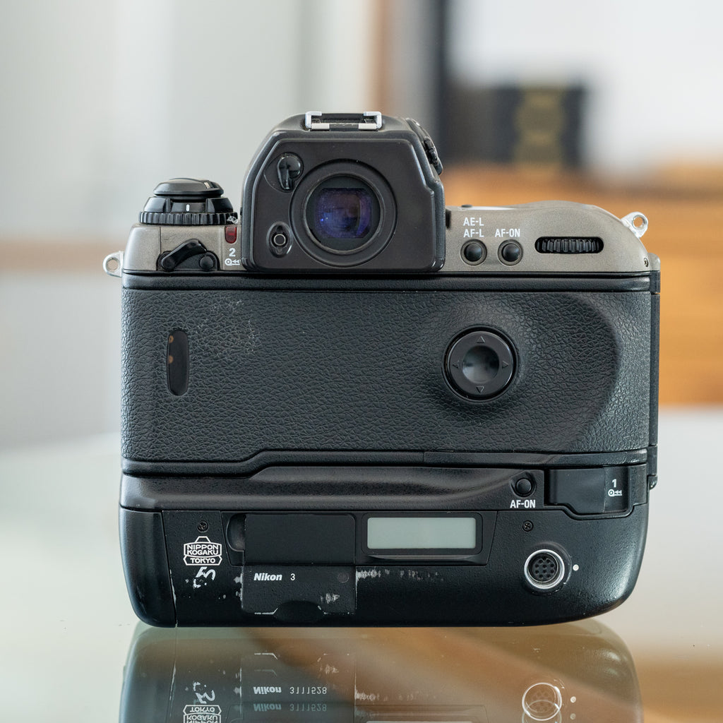 Nikon F5 50th Limited – Doppietta-Tokyo