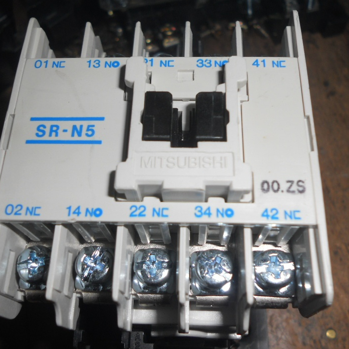 日本三菱補助繼電器SR-N4 2A2B 4A 3A1B 電磁接觸器SR-N5 2A3B | 蝦皮購物