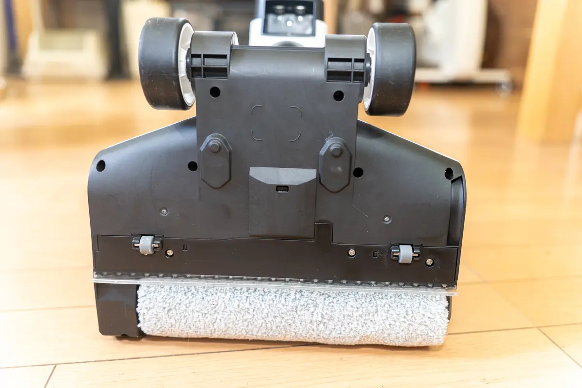 ハンディクリーナーにもなるスティック型水拭き掃除機「FLOOR ONE S5