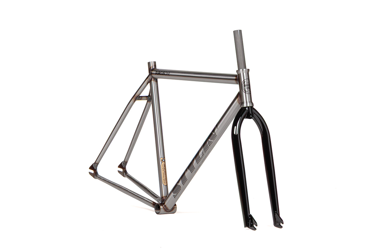 stylin_frame_raw_diagonal_fron