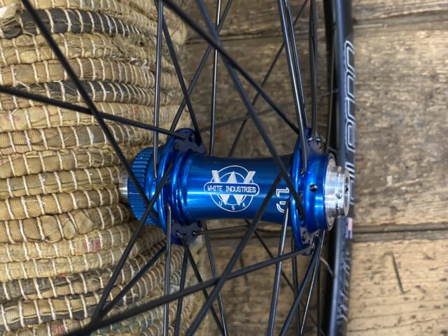 WHITE INDUSTRIES 手組みホイール＆One by ESU クランク カスタム① |