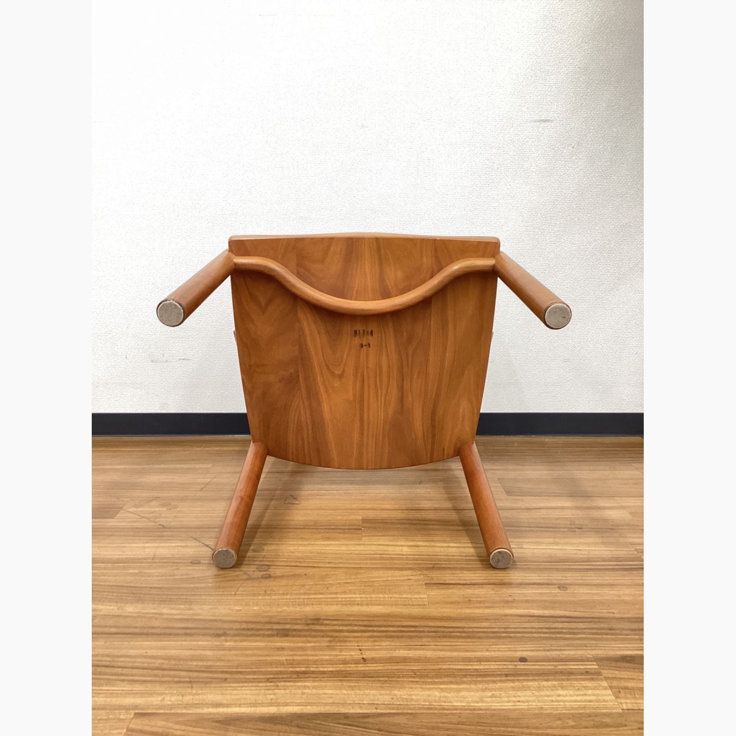 家具蔵 (カグラ) 無垢材 アームチェア アルコⅡ｜トレファクONLINE