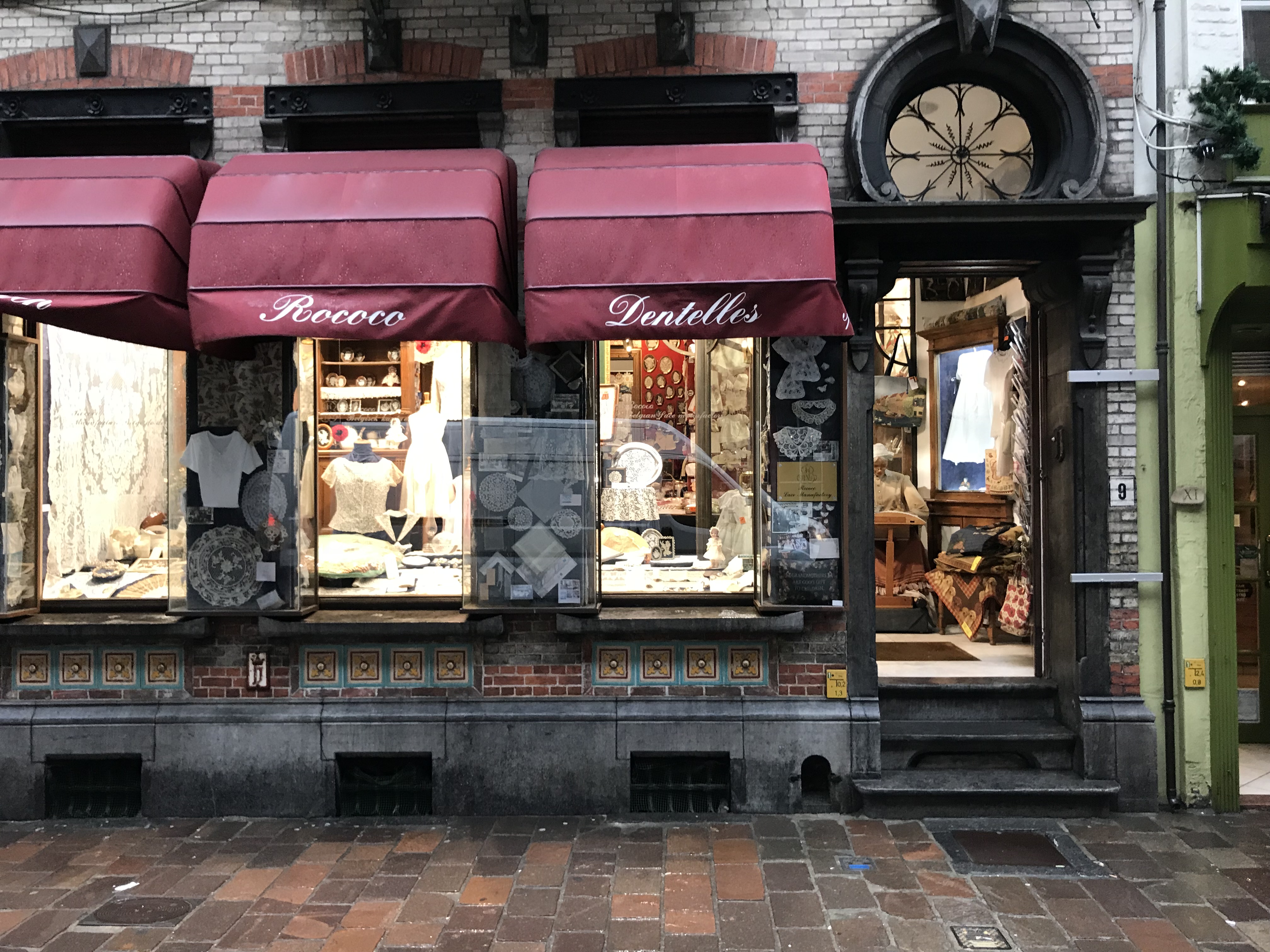 アンティークレースの種類 ～ベルギーのボビンレース～│|西洋