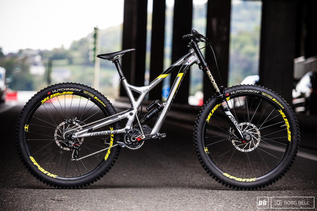 Myriam Nicole's Commencal Supreme DH V4.2 – Bike Check - Pinkbike