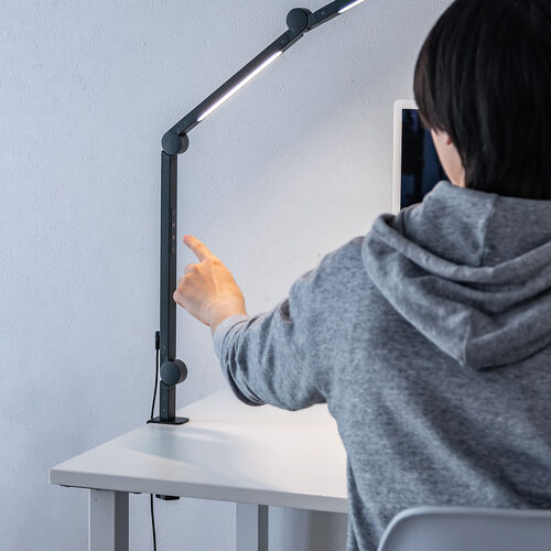 LEDデスクライト クランプ固定式 明るさ700ルーメン 4関節 3灯 800